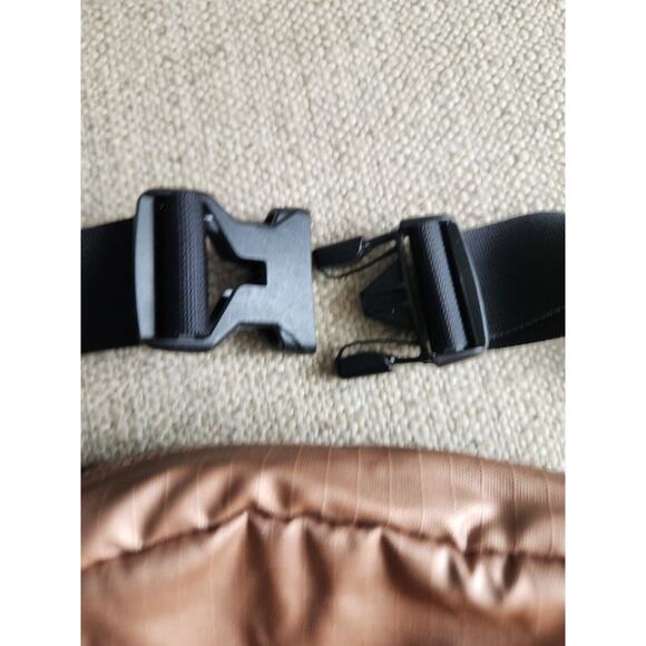 Supreme The North Face Metallic Rose Gold Roo II Lumbar Pack 100% Authentic SS13 - Picture 8 of 14